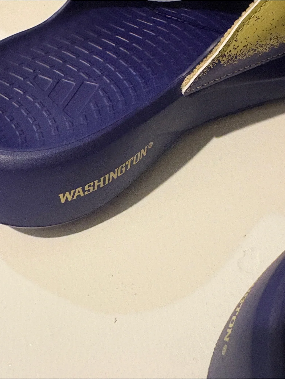 Adidas Lightblaze Slide Washington Huskies Size 8